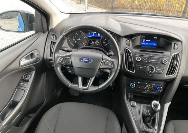 Ford Focus cena 45999 przebieg: 89000, rok produkcji 2017 z Krobia małe 667